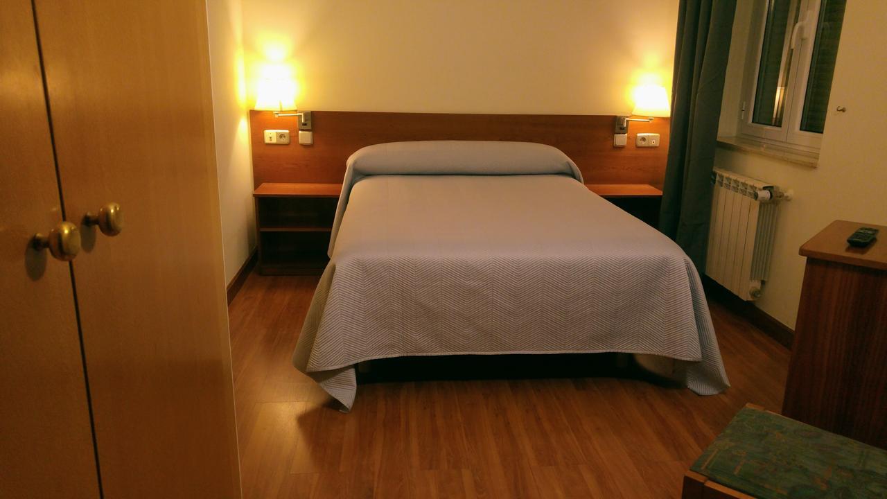 Hostal Prada Borges Leon Exterior photo