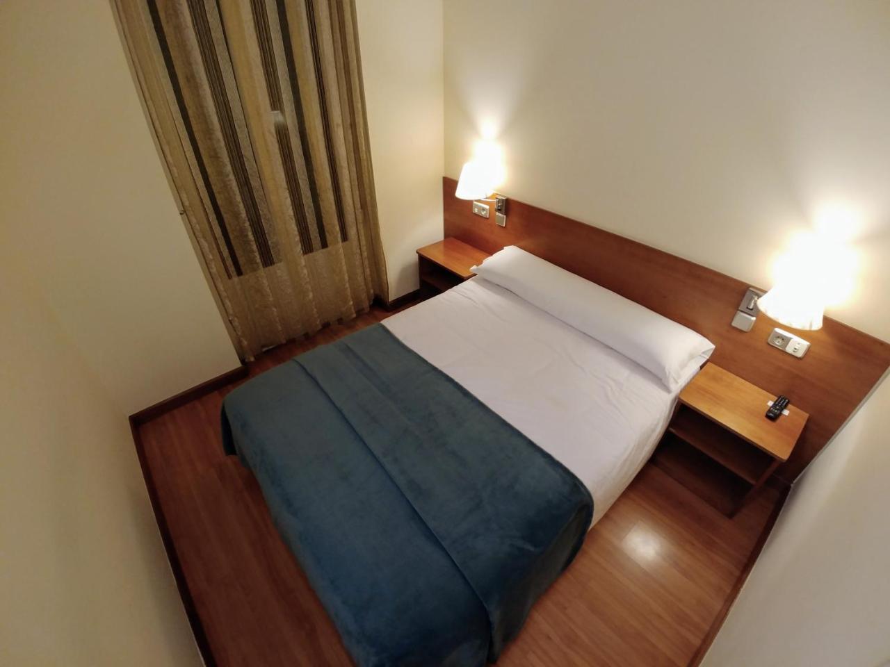 Hostal Prada Borges Leon Exterior photo