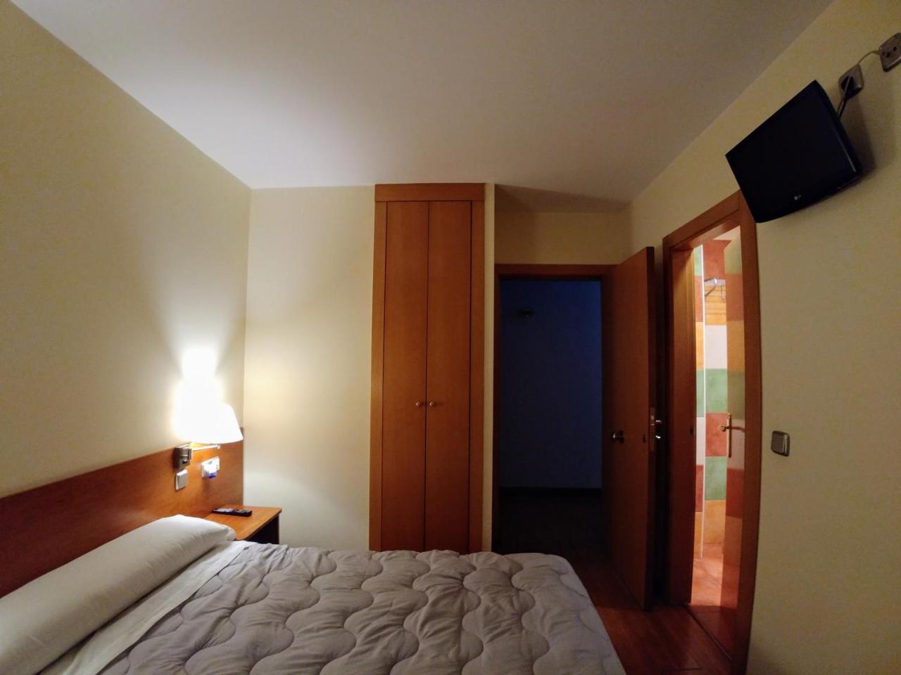 Hostal Prada Borges Leon Exterior photo